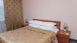 Отель Гостиница Актобе Актобе Улучшенный двухместный номер с 1 кроватью-1
